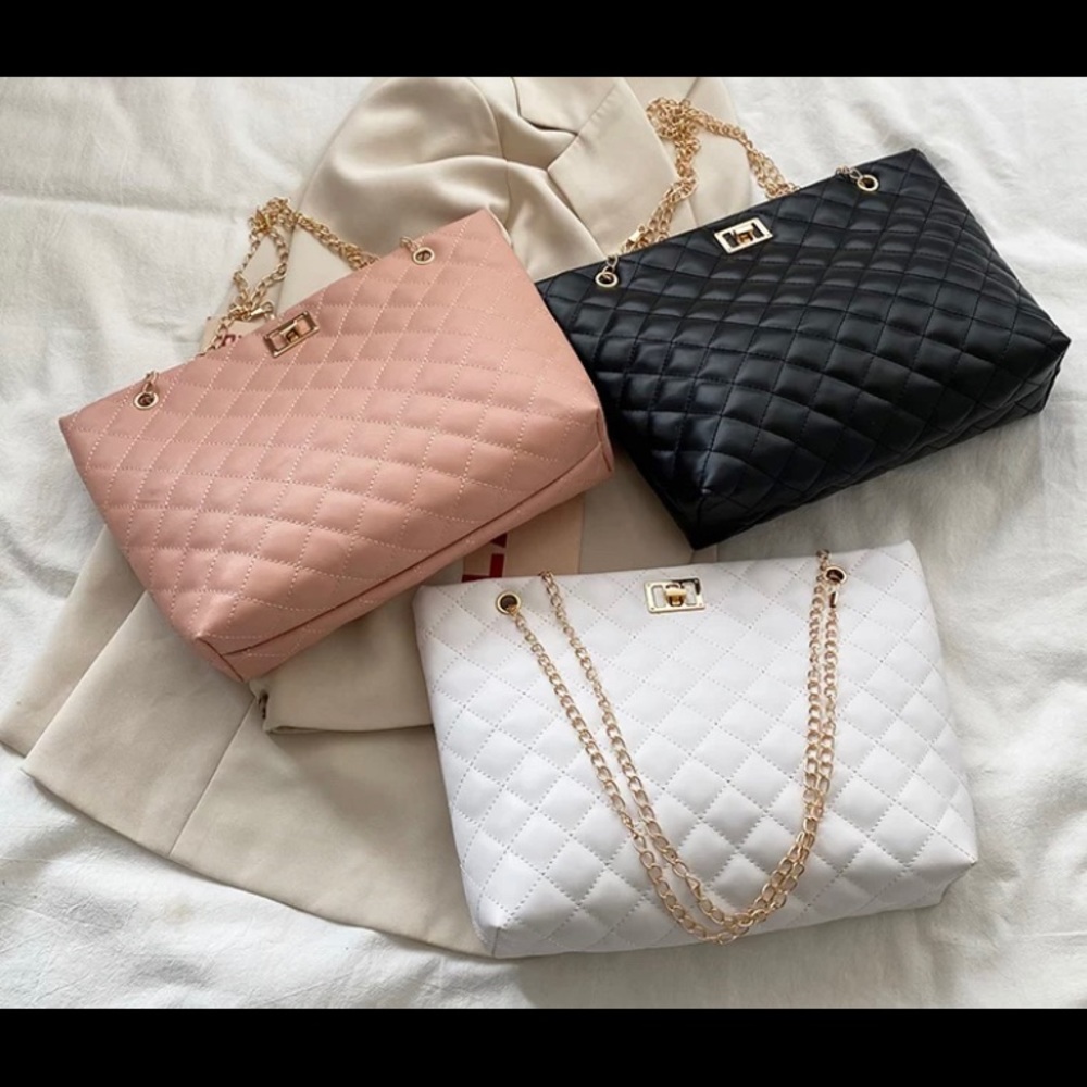 Ideal size purse for every day use.